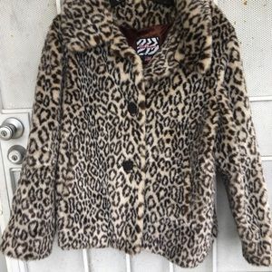 COPY - Leopard print faux fur jacket